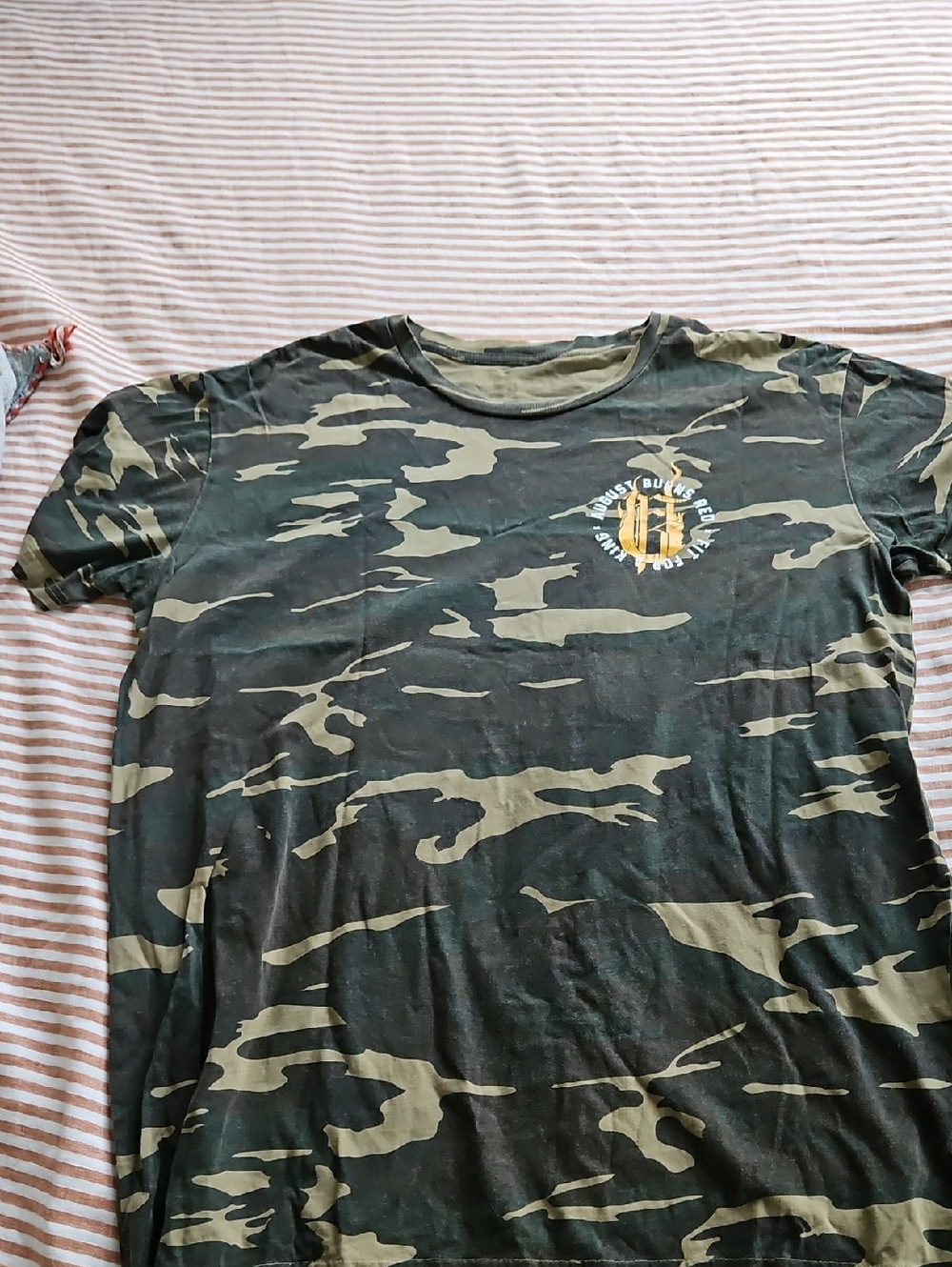 Men's Camouflage Graphic T-Shirt - Olive/Black